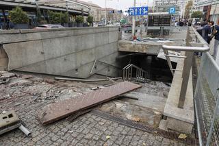Autobus wjechał w przejście podziemne. Jedna osoba zginęła, trzy zostały ranne