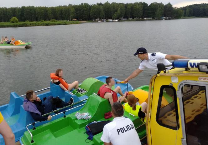 Zalew Koronowski: Pijani wodni rowerzyści wpadli w ręce policji