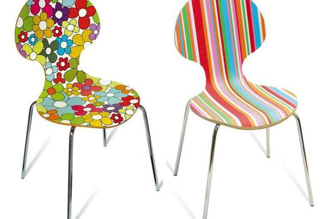 Kolorowe krzesła. Urządzamy jadalnię