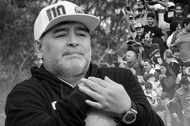 Diego Maradona SKANDALICZNIE obrażany po śmierci. Padły okrutne słowa