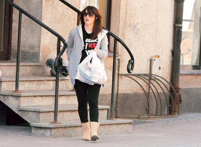 Trzy dni po porodzie już targa siaty