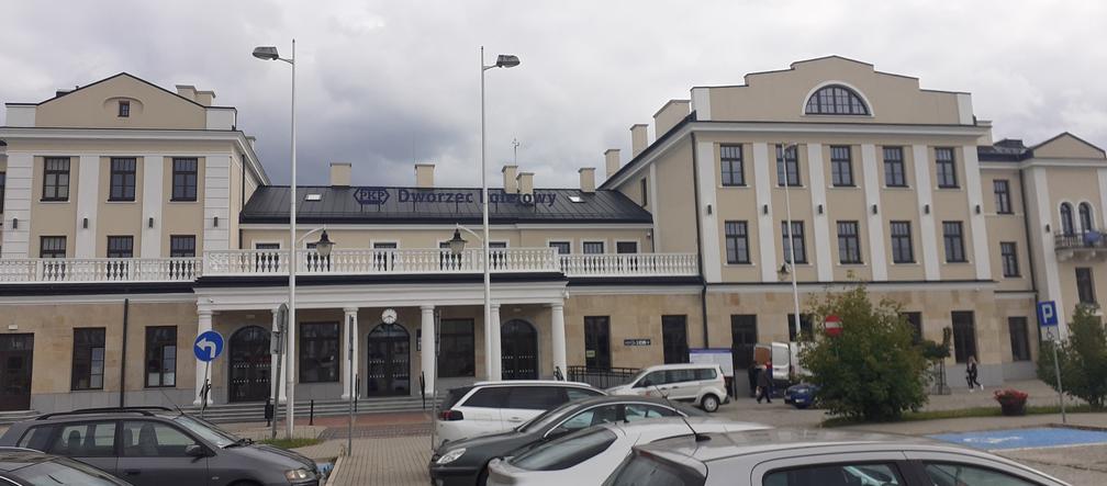 Tu jest jakby luksusowo - skarżyski dworzec po remoncie