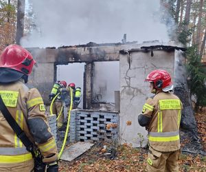 W Makowie spłonął domek letniskowy