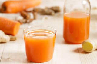 Zamiast z cebuli domowy syrop robię z innego warzywa. Jest smaczny, wspiera odporność i leczy kaszel 