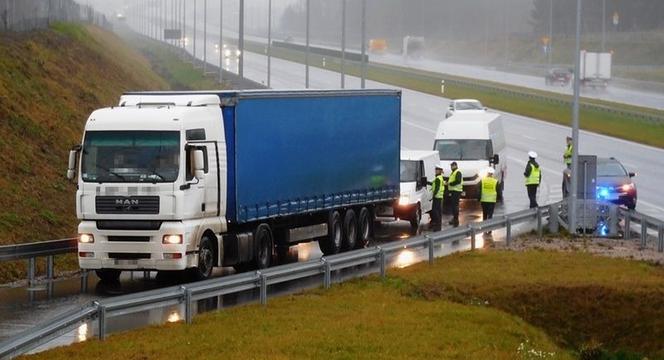 Wzmożone kontrole ITD na Mazowszu. Inspektorzy zbadali ponad 200 pojazdów i trzeźwość kierowców