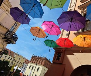 Tarnowskie Umbrella Sky na ul. Piekarskiej