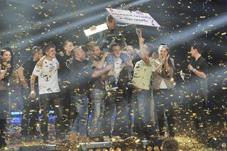 akpa20111106_must_be_the_music_mb_3780