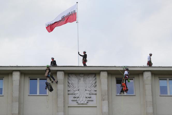 Aktywiści weszli na dach Ministerstwa
