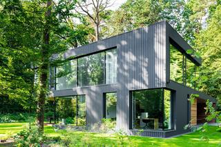 Dom w Lesie pod Warszawą: nowoczesne siedlisko projektu Z3Z Architekci 