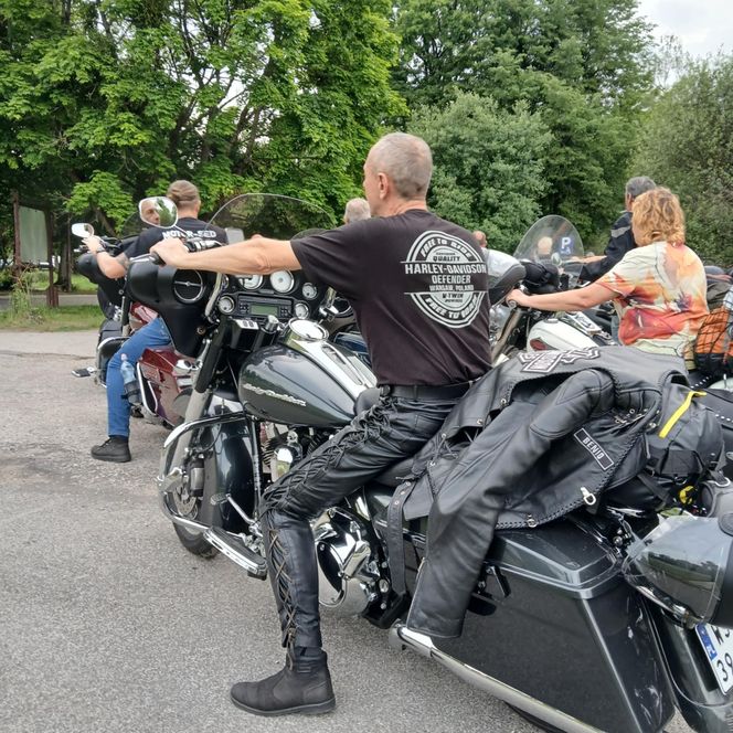 Lśniące maszyny i ryk silników. Do Bydgoszczy przyjechało kilka tysięcy harleyowców