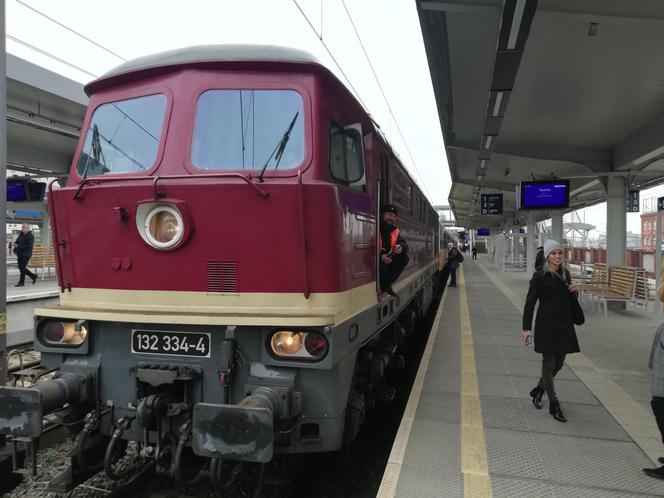 Zabytkowy niemiecki pociąg na dworcu w Szczecinie