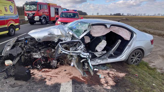 Wypadek na drodze Kąkolewo-Garzyn. Wezwano śmigłowiec