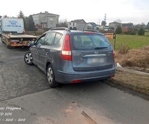 Awaria samochodu na przejeździe kolejowym w Tychach