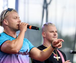 Śląska Scena Letnia na promenadzie przy Stadionie Śląskim w Chorzowie