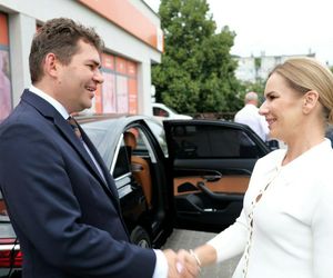 Marta Nawrocka śpiewała i gotowała z seniorami w Stalowej Woli