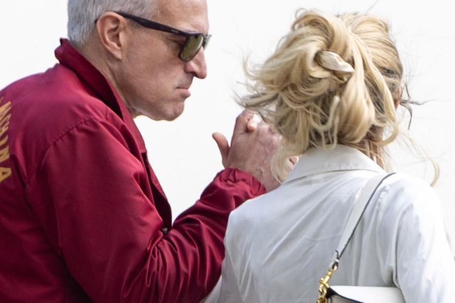 Tak Paweł Orleański całuje nieżonę!