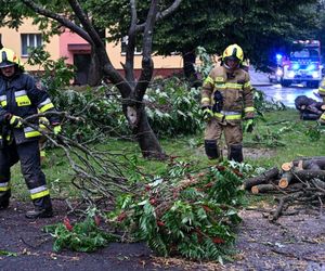 IMGW ostrzega przed intensywnymi opadami deszczu i burzami. Alerty dla 13 powiatów w Podlaskiem
