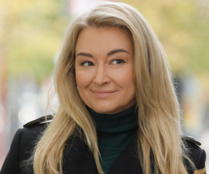 17-letnia Martyna Wojciechowska w sesji modelingowej. Próbowała udawać dorosłą