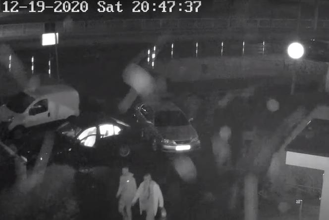 Brutalne pobicie niedaleko UMK w Toruniu. Policja poszukuje sprawców