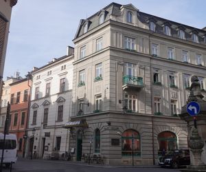 Hotel Francuski - róg Pijarskiej i św. Jana