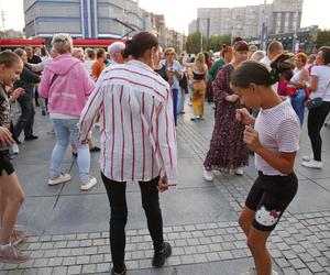 Potańcówka w centrum Katowic. Wyspiański znów porwał tłumy do szalonej zabawy