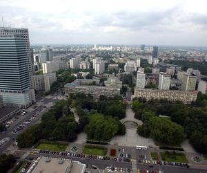 Aż trudno uwierzyć, że tak 20 lat temu wyglądała Warszawa. Miasto nie do poznania!