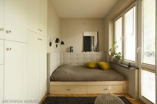 Mała sypialnia: wnętrze skrojone na miarę. Przestrzeń zagospodarowana co do centymetra