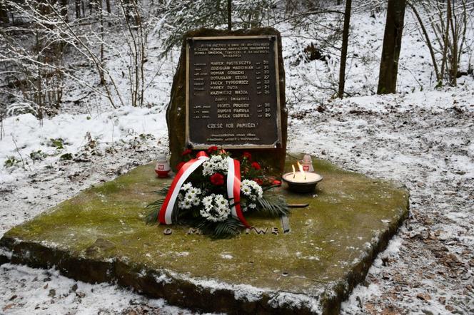 KATASTROFA śmigłowca w Cisnej. Zginęli policjanci i żołnierze. To była straszna tragedia 