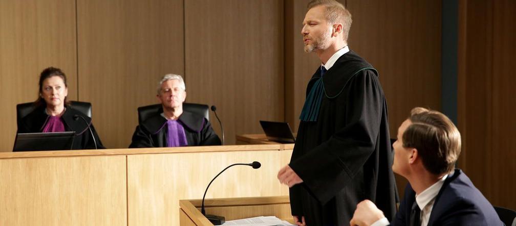 M jak miłość odc. 1523 po wakacjach 2020. Olek (Maurycy Popiel), Budzyński (Krystian Wieczorek)