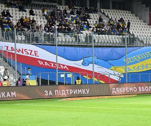 Piękny gest Ukraińców skierowany do Polaków. Kibice wywiesili specjalny transparent