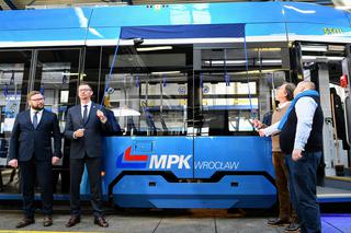 Uroczystość nadania imienia Marii Koterbskiej wrocławskiemu tramwajowi 