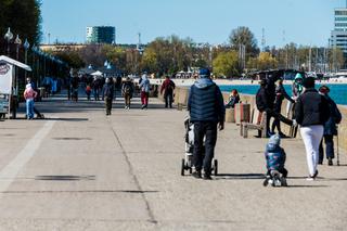 Gdynia: Tłumy na bulwarze. Powrócą zakazy?