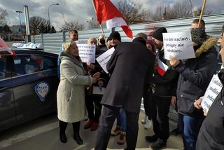 Protest rzeszowskich taksówkarzy: Nie chcemy jałmużny, chcemy  pracować