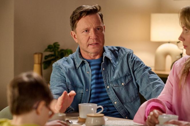 Na Wspólnej odc. 4018.  Wojtek (Wojciech Błach), Żaneta (Anna Guzik), Ludwiczek (Gustaw Marczak)