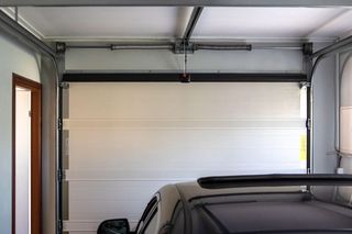 Automatyka do bram garażowych. Jak dobrać napęd do bramy garażowej?