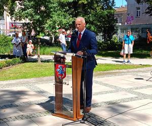 Na Skwerze Niepodległości w Siedlcach można było wysłuchać okolicznościowych przemówień i Apelu Pamięci Oręża Polskiego