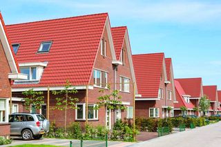 Powłoki dachówek zdobią i chronią. Rodzaje powłok i ich cechy. Jakie wybrać?