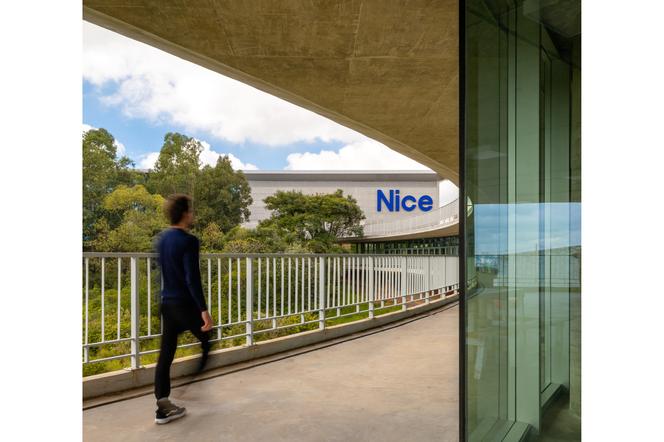 Fabryka Nice Brasil otwiera budynek na naturę