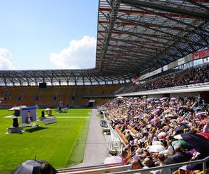 Kongres Świadków Jehowy Białystok 2024. Tłumy wiernych na Stadionie Miejskim