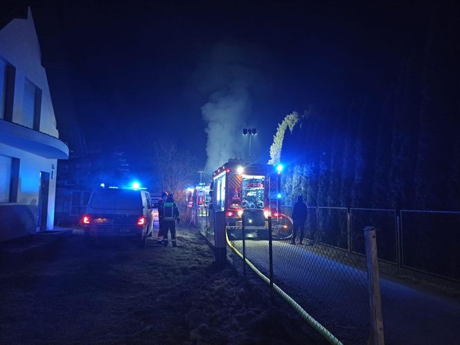 Brzozów. Tragiczny pożar drewnianego domu. W środku strażacy znaleźli ludzkie ciała