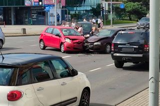Wypadek w Tarnowie. Policja szuka mężczyzny, który zbiegł po zderzeniu aut