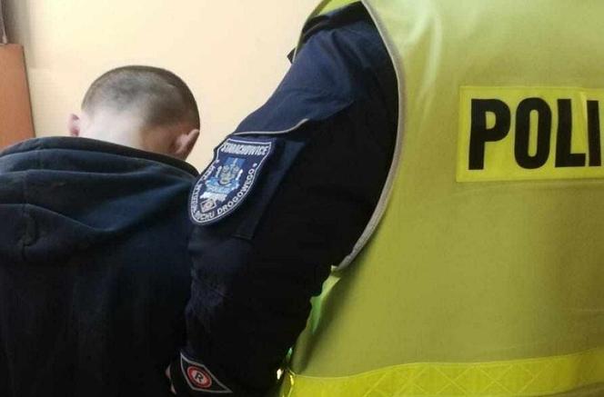 Była ucieczka, pościg i strzały ostrzegawcze! Starachowiccy policjanci zatrzymali 17-latka