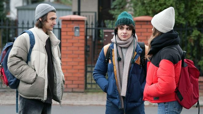 	Barwy szczęścia odc. 3175. Romeo (Jacek Tyszkiewicz), Witek (Witold Sosulski), Ewelina (Amelia Listwoń)