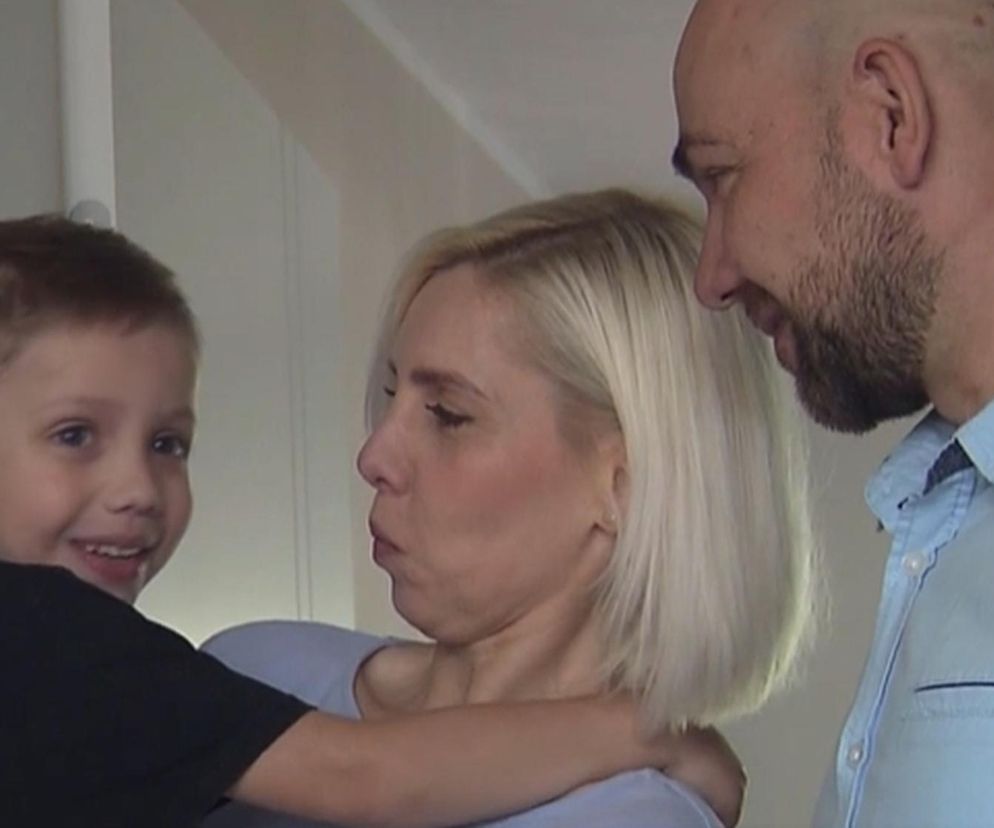 Drapał się do krwi, wyrywał włosy z bólu. 5-letni Grześ z rodzicami/zrzut ekranu