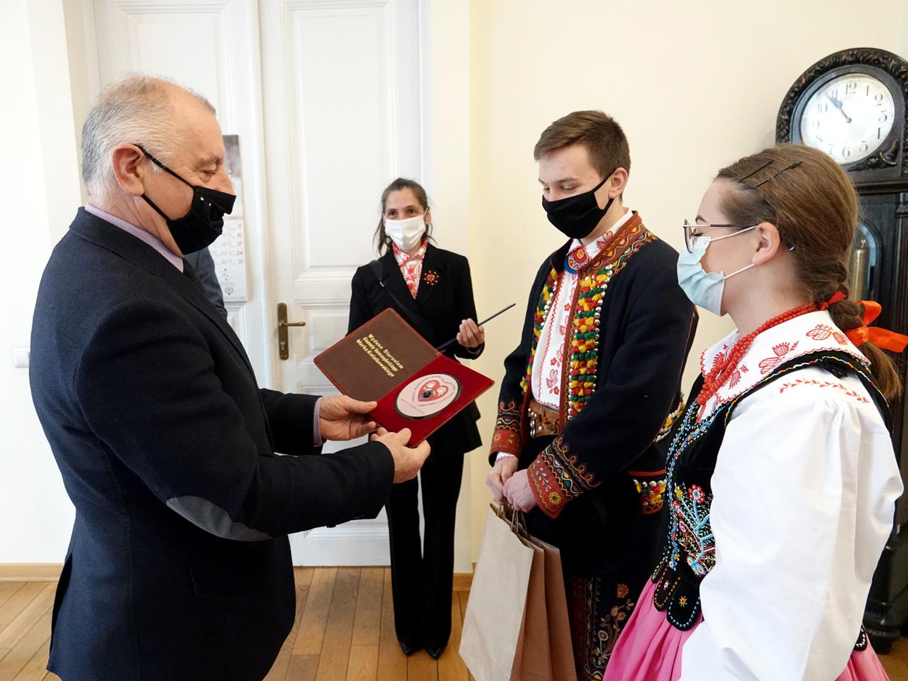 Kolejny krążek dołączył do Powiatowej Fonoteki. Tym razem zespołu „Piecuchy”