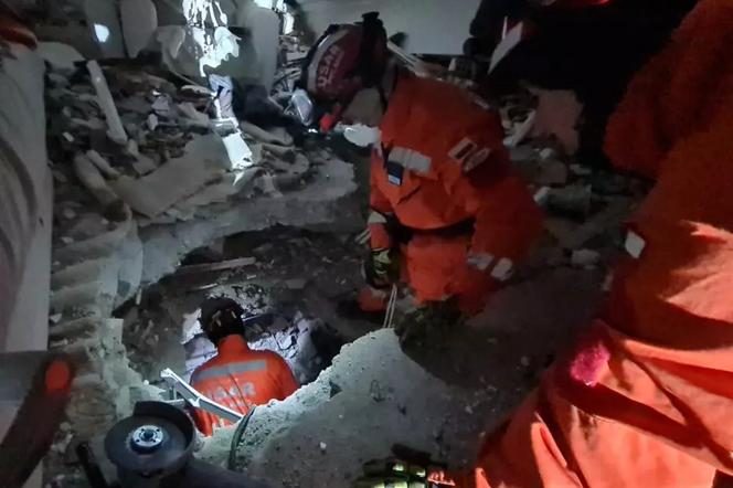 Trzęsienie ziemi w Turcji.  Polscy strażacy uratowali życie 17-letniej dziewczyny