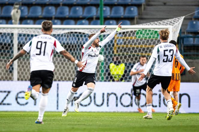 Legia - Szachtar: transparent kibiców