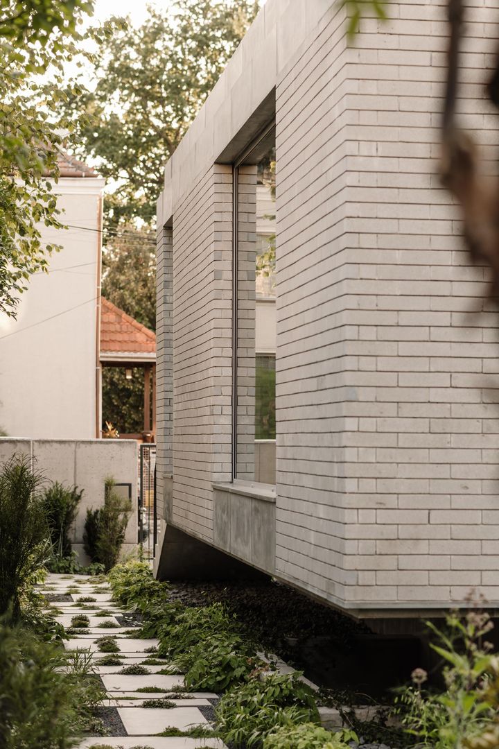 Przebudowa bliźniaka z PRL-u w Warszawie