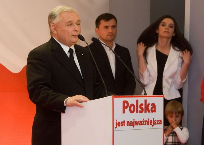 AI wybrała 5 najlepszych polityków w Polsce ostatnich 30 lat!