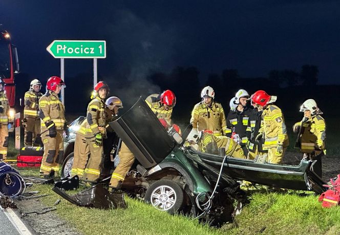 Tragiczny wypadek w Płociczu. Dwóch kierowców nie żyje